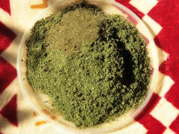 כיצד להפוך את אבקת סרפד לטעם כמו אצות נורי