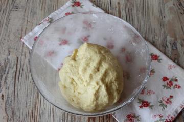 בייגל של בצק גבינת קוטג ': מאוד עדין, רך וטעים לאין