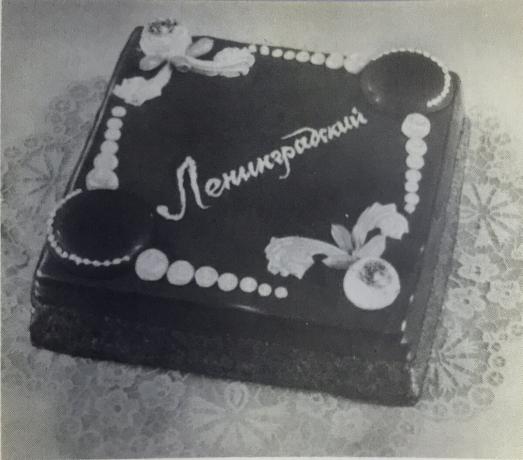 העוגה לנינגרד. תמונה מתוך הספר "הפקה של עוגות, פשטידות," 1976 