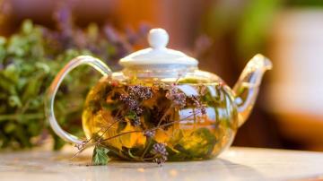תה צמחים עבור שיעול