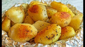 תפוחי אדמה עם פריך בתנור עם שום. המתכון האהוב עליי