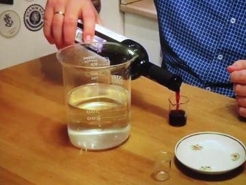למה מים לא ניתן יינות טבעיים מוגדרים (יבש יין חצי המתוק)