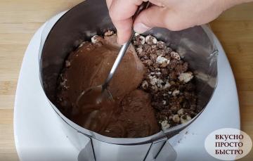 מהיר וקל להכין עוגת שוקולד אשר הוכנה בלי תנור