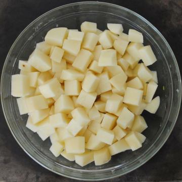 טעים קציצות עם תפוחי אדמה בסיר