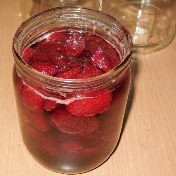 ריבת תות, אשר משמרת את הטעם והצבע של תותים טריים. הטריק הקולינרי שלי